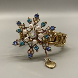 BettyJohnson Gold Braclete  EUC 